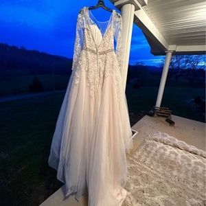 Unworn Brand New Wedding Dress